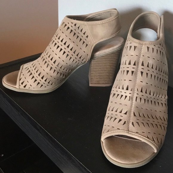 Indigo Rd. Spring/Summer Heel/Booties - Picture 3 of 3